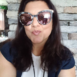 Meet your Posher, Lorian